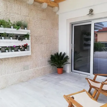 Jog Apartment *