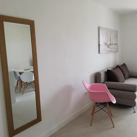 Jog Apartment *